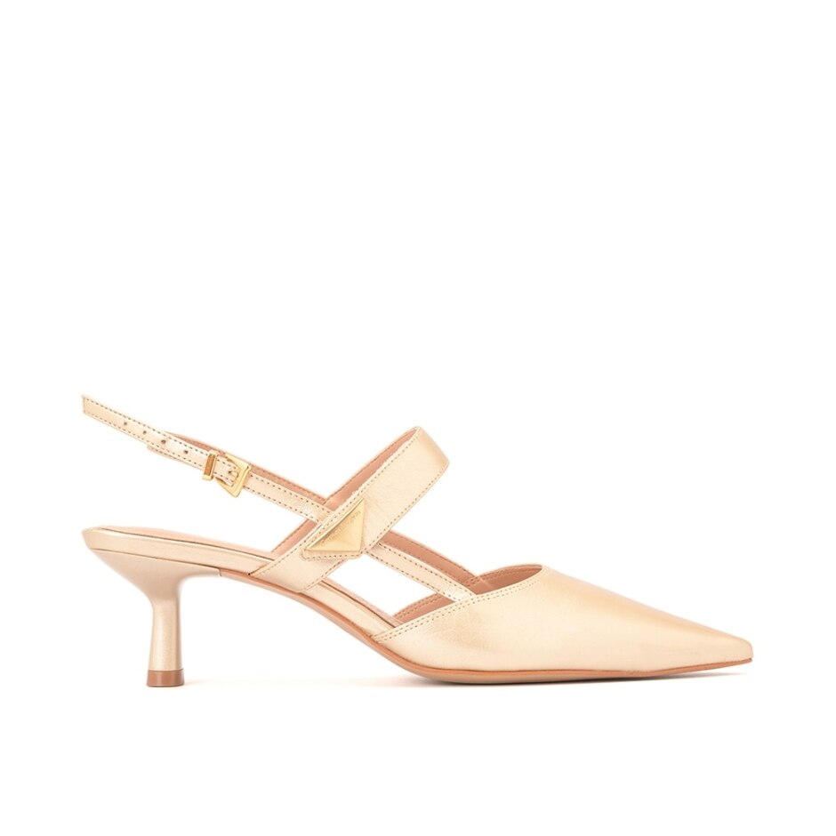 Scarpin Estilo Slingback com Metais Ouro
