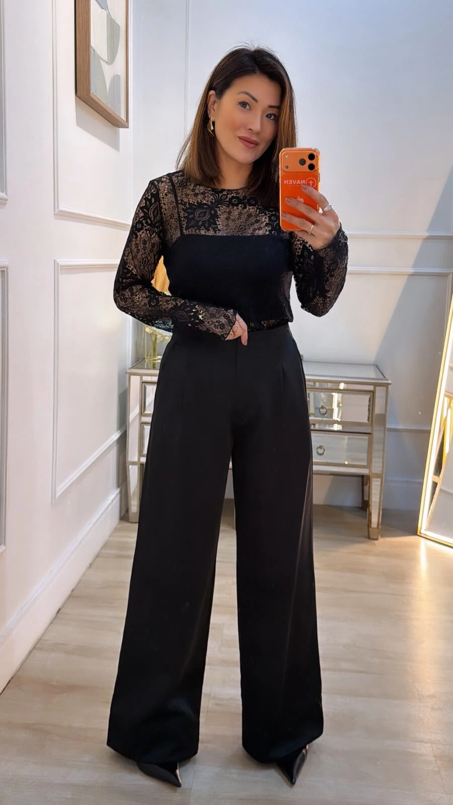 Calça Pantalona Acetinada Sabrina Pregas Frontais